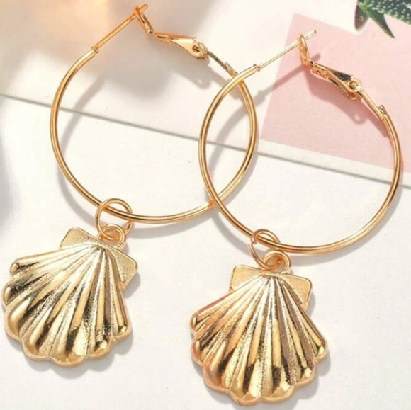 Jewelry - Seashell Hoop Earrings